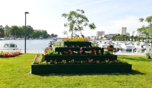 Cvjetna piramida Zrinke Prusac u uvali Jazine