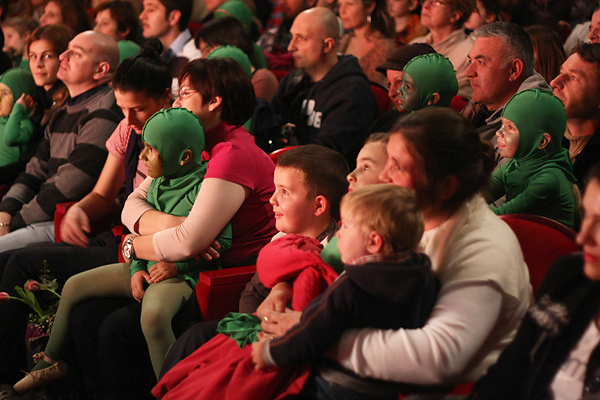 “Karnevalski vremeplov” plesne udruge “Gesta” (foto:Saša Čuka) “Karnevalski vremeplov” plesne udruge “Gesta” (foto:Saša Čuka)