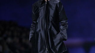 Zagreb, 120311.
Veceras je na Zagrebackom velesajmu odrzana druga vecer modne revije Dove Fashion.Hr.
Revije ce trajati do nedjelje 13.03.
Revija na slici: Robert Sever.
Model na slici: Anita Dujic.
Foto: Neja Markicevic / CROPIX