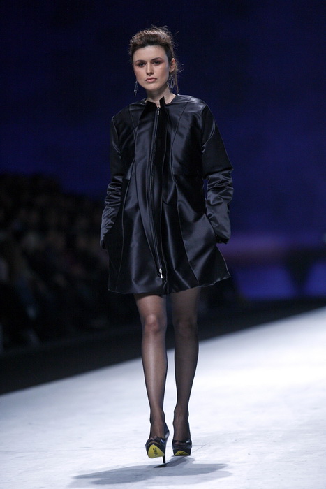 Zagreb, 120311.
Veceras je na Zagrebackom velesajmu odrzana druga vecer modne revije Dove Fashion.Hr.
Revije ce trajati do nedjelje 13.03.
Revija na slici: Robert Sever.
Model na slici: Anita Dujic.
Foto: Neja Markicevic / CROPIX