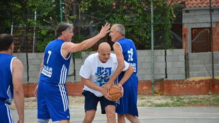 U povodu blagdana Kraljice Mira u Stanovima odigrana utakimica između veterana KK Zadar i Stanova, Foto: Iva Perinčić U povodu blagdana Kraljice Mira u Stanovima odigrana utakimica između veterana KK Zadar i Stanova, Foto: Iva Perinčić