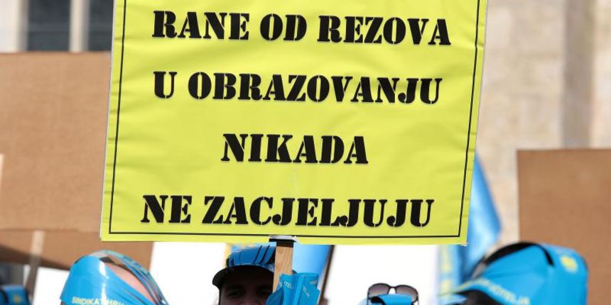 Sindikat hrvatskih ucitelja odrzao je danas na Markovom trgu prosvjed kojim je iskazao nezadovoljstvo stausom i pravima zaposlenih u osnovnoskolskom sustavu. Photo: Patrik Macek/PIXSELL