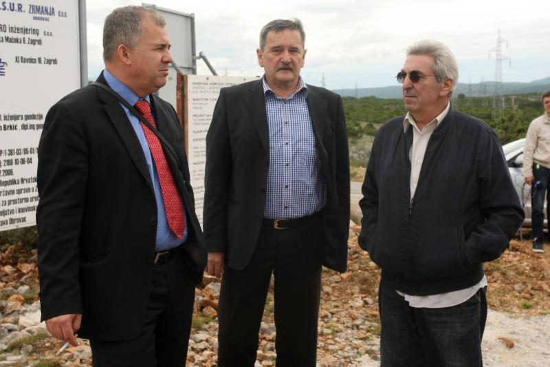 U opcini Jasenice zapoceli su pripremni radovi za podizanje vjetroelektrane. Projekt je predstavio nacelnik Martin Baricevic. Photo: Dino Stanin/PIXSELL U opcini Jasenice zapoceli su pripremni radovi za podizanje vjetroelektrane. Projekt je predstavio nacelnik Martin Baricevic. Photo: Dino Stanin/PIXSELL