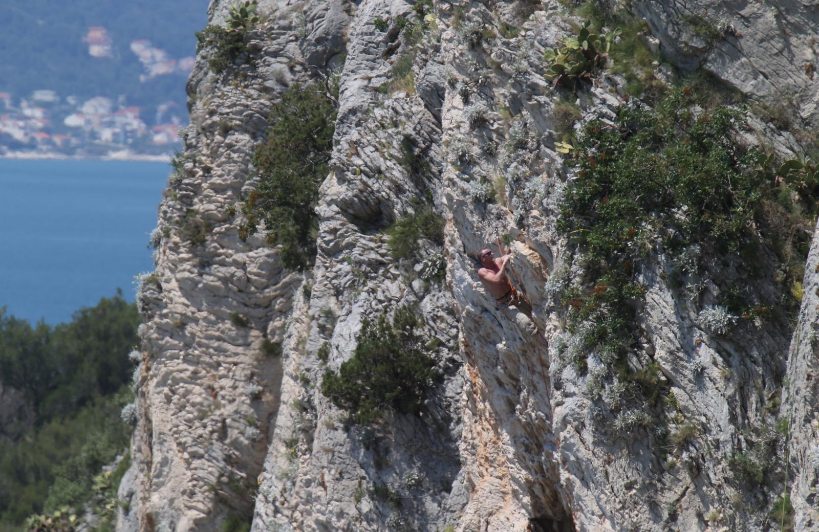 Norveški pisac i strastveni penjač Jo Nesbo uspeo se na hridi Marjana