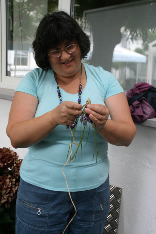 Danas je održana kreativna radionica za velike i male u organizaciji Dječjeg odjela Gradske knjižnice Zadar: izrada stručaka i jastučića od lavande od 10-12 h. Radionicu je vodila gospođa Jadranka Plantak. Foto by Lucija Juravic Danas je održana kreativna radionica za velike i male u organizaciji Dječjeg odjela Gradske knjižnice Zadar: izrada stručaka i jastučića od lavande od 10-12 h. Radionicu je vodila gospođa Jadranka Plantak. Foto by Lucija Juravic