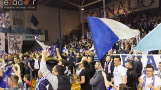 Humanitarno gledanje utakmice Zadar-Cibona (85-84) u Jazinama Humanitarno gledanje utakmice Zadar-Cibona (85-84) u Jazinama