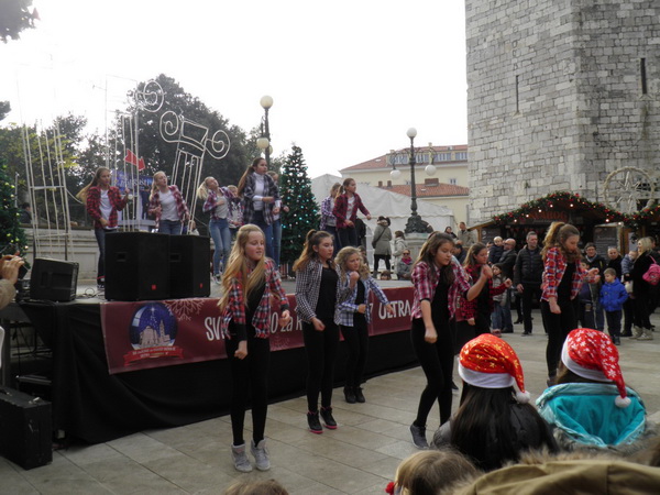 OLYMPUS DIGITAL CAMERA OLYMPUS DIGITAL CAMERA