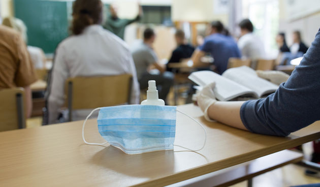 koronavirus škola