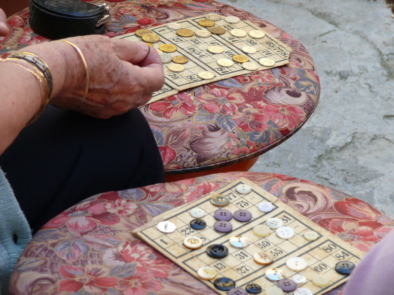 Crna ovca u Baški na otoku Krku Crna ovca u Baški na otoku Krku