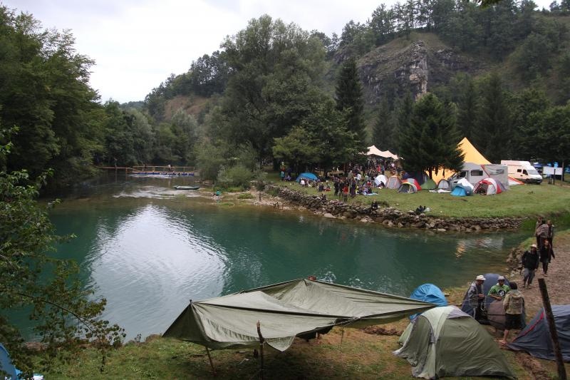 20.08.2015., Slunj – U Primislju kod Slunja vec tradicionalno odrzava se Momento Demento Psychedelic Music and Art festival koji je ove godine posjetio oko 6 tisuca ljubitelja ove vrste zabave. Posjetitelji su dosli iz cijele Europe, Amerike, Brazila. F 20.08.2015., Slunj – U Primislju kod Slunja vec tradicionalno odrzava se Momento Demento Psychedelic Music and Art festival koji je ove godine posjetio oko 6 tisuca ljubitelja ove vrste zabave. Posjetitelji su dosli iz cijele Europe, Amerike, Brazila. F
