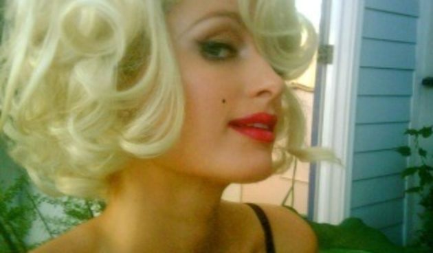 Paris Hilton postala Marilyn Monroe kako bi reklamirala novi parfem (Index.hr)