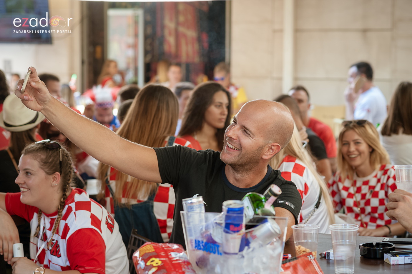 Navijačko ludilo u Zadru za vrijeme i nakon finala Svjetskog prvenstva Navijačko ludilo u Zadru za vrijeme i nakon finala Svjetskog prvenstva