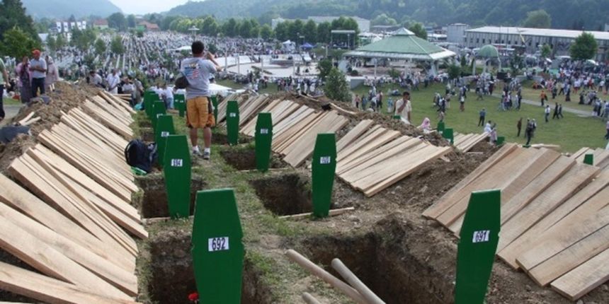 11.07.2010. – Srebrenica – Memorijalni centar Potocari. Foto:Fotoservis 11.07.2010. – Srebrenica – Memorijalni centar Potocari. Foto:Fotoservis