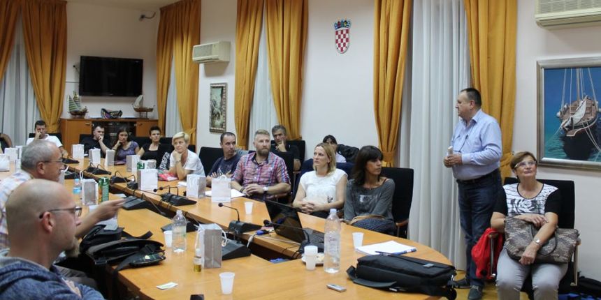 U Biogradu održana radionica o korištenju postojećih agrarnih sirovina za vrhunske kozmetičke proizvode U Biogradu održana radionica o korištenju postojećih agrarnih sirovina za vrhunske kozmetičke proizvode