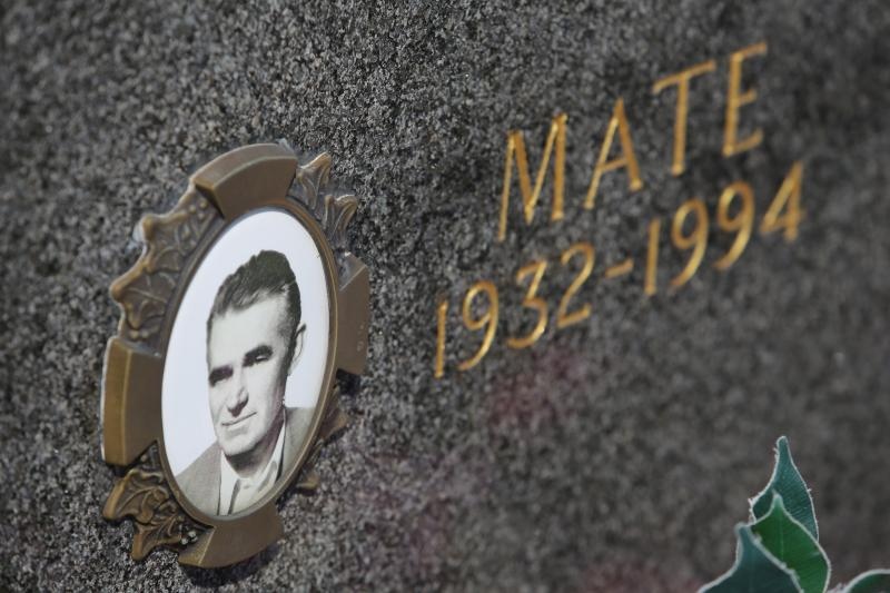 Mirko Miočić ispraćen na posljednji počinak na mjesnom groblju u Rtini Mirko Miočić ispraćen na posljednji počinak na mjesnom groblju u Rtini