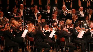 Božićni koncert Zagrebčcke filharmonije i Vokalnog ansambla Husar&Tomčić