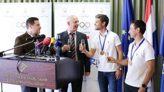 Svečani doček svjetskih prvaka Fantele i Marenića u Zračnoj luci Zagreb. Foto: Petar Glebov/PIXSELL