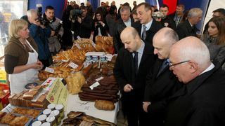 Pod nazivom Ponosno nase na Poljani Sime Budnica prvi put postavljen sajam na kojem su braniteljske udruge predstavile svoje proizvode. Photo: Dino Stanin/PIXSELL Pod nazivom Ponosno nase na Poljani Sime Budnica prvi put postavljen sajam na kojem su braniteljske udruge predstavile svoje proizvode. Photo: Dino Stanin/PIXSELL