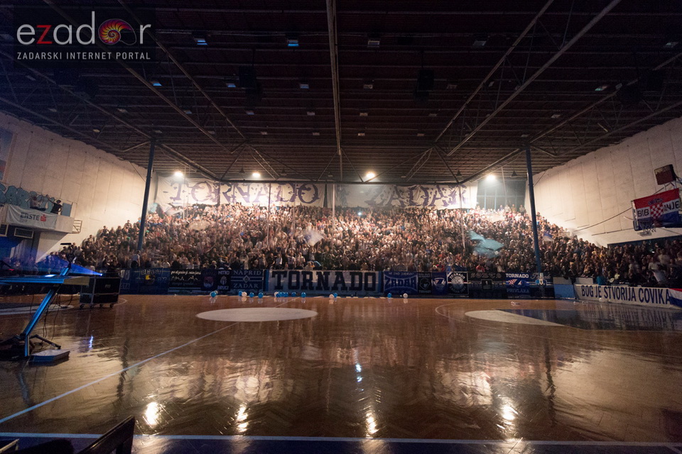 Humanitarno gledanje utakmice Zadar-Cibona u Jazinama Humanitarno gledanje utakmice Zadar-Cibona u Jazinama