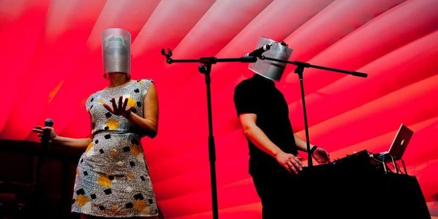 Maskirani electro dvojac Nipplepeople donosi “Frku” u Zadar