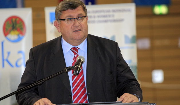 Rijeka, 050310 Veceras je u sportskoj dvorani na Zametu upriliceno svecano otvorenje 11. Europskog pojedinacnog prvenstva u sahu za muskarce i zene. Organizator natjecanja je Sahovski klub Rijeka u suradnji s Hrvatskom sahovskom federacijom, a pod pokrovi