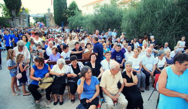 Proslava blagdana Velike Gospe: središnja večernja misa i procesija ulicama Belafuže