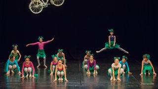 Božićna čestitka plesnog odjela Glazbene škole Blagoje Bersa