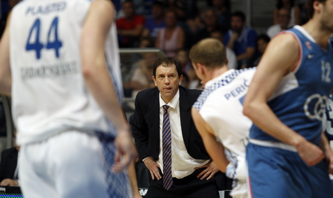 Zadar, 010610.
Dvorana Kresimir Cosic u Zadru. Druga finalna utakmica kosarkaskog prvenstva Hrvatske odigrana izmedju KK Zadar i KK Cibona.
Na slici: Trener Zadra Danijel Jusup.
Foto: Jure Miskovic / CROPIX Zadar, 010610.
Dvorana Kresimir Cosic u Zadru. Druga finalna utakmica kosarkaskog prvenstva Hrvatske odigrana izmedju KK Zadar i KK Cibona.
Na slici: Trener Zadra Danijel Jusup.
Foto: Jure Miskovic / CROPIX