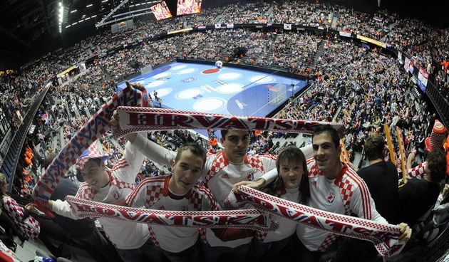 Rukometni navijaci u Spaladium Areni, Josko Ponos / CROPIX