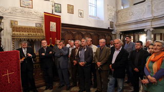 Zadar, 170513.
Crkva sv Ilije, Poluotok.
Veceras je otvorena sakralna riznica pravoslavne crkve sv. Ilije – vrijedne umjetnine i galerija ikona. Javnosti ju je predstavio episkop dalmatinski Fotije. Riznica je obnovljena sredstvima Ministarstva kultur Zadar, 170513.
Crkva sv Ilije, Poluotok.
Veceras je otvorena sakralna riznica pravoslavne crkve sv. Ilije – vrijedne umjetnine i galerija ikona. Javnosti ju je predstavio episkop dalmatinski Fotije. Riznica je obnovljena sredstvima Ministarstva kultur