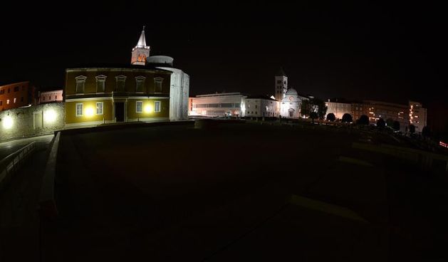 U sklopu akcije Sat za planet Zemlju ugasena je javna rasvjeta na Poljani Ivana Pavla II na sat vremena.