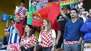 Hrvatski navijači okupirali Lens uoči utakmice s Portugalom, Photo: PIXSELL Hrvatski navijači okupirali Lens uoči utakmice s Portugalom, Photo: PIXSELL