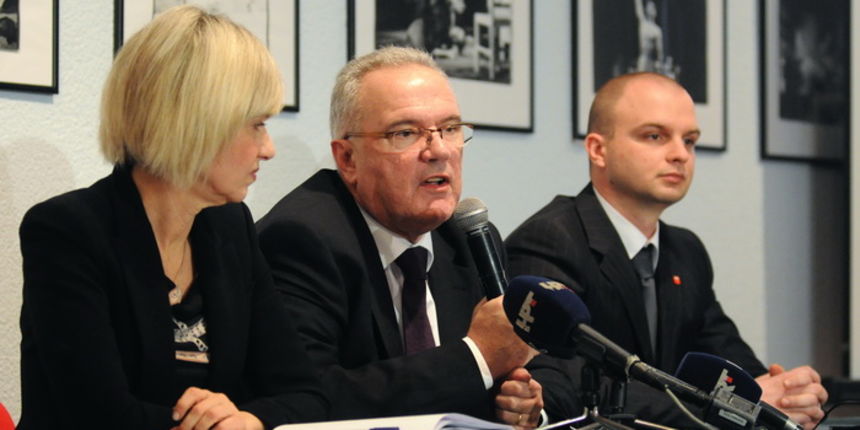 Zadar, 120112.U foajeu HNK Zadar odrzana je tribina SDP-a s naslovom “Zasto Hrvatska treba pristupiti EU”. Tribinu su vodili potpredsjednik Vlade Neven Mimica, saborska zastupnica Ingrid Anticevic Marinovic i Nikola Turcinov.Na fotografiji: saborska zas Zadar, 120112.U foajeu HNK Zadar odrzana je tribina SDP-a s naslovom “Zasto Hrvatska treba pristupiti EU”. Tribinu su vodili potpredsjednik Vlade Neven Mimica, saborska zastupnica Ingrid Anticevic Marinovic i Nikola Turcinov.Na fotografiji: saborska zas