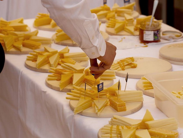 1. Pag Grand Testing: Dionizijsko slavlje sira i vina po paški