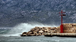 Olujna bura u Ražancu 15. srpnja 2016. Foto:Leo Kvarantan Olujna bura u Ražancu 15. srpnja 2016. Foto:Leo Kvarantan