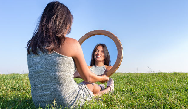 Žena, ogledalo