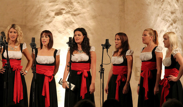 U dupkom ispunjenoj crkvi sv. Donata održana je 3. smotra klapa pod nazivom “O, mili Zadre moj”. Cilj ove glazbene manifestacije je očuvanje i promocija klapskog pjevanja kao naše jedinstvene kulturne vrijednosti te okupljanje klapskih pjevača u jedinstve