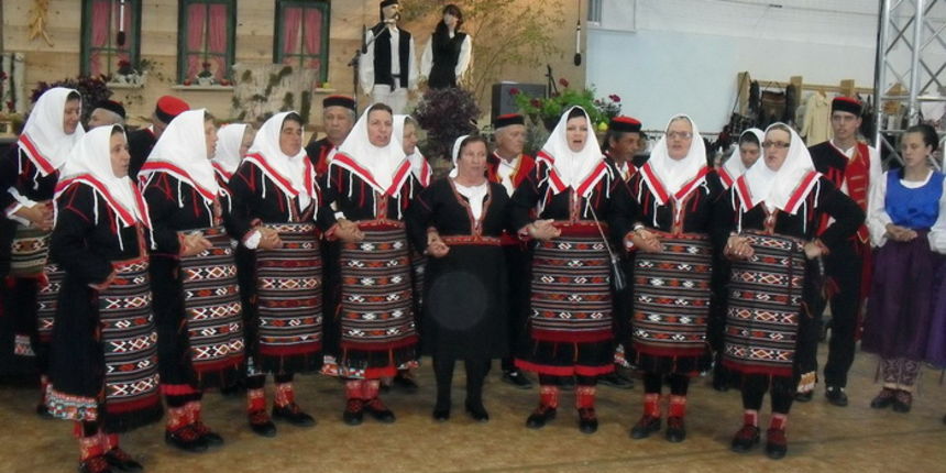 KUD Sveta Kata na manifestaciji “Jesen u Lici”, Foto: Zeljko Saric KUD Sveta Kata na manifestaciji “Jesen u Lici”, Foto: Zeljko Saric