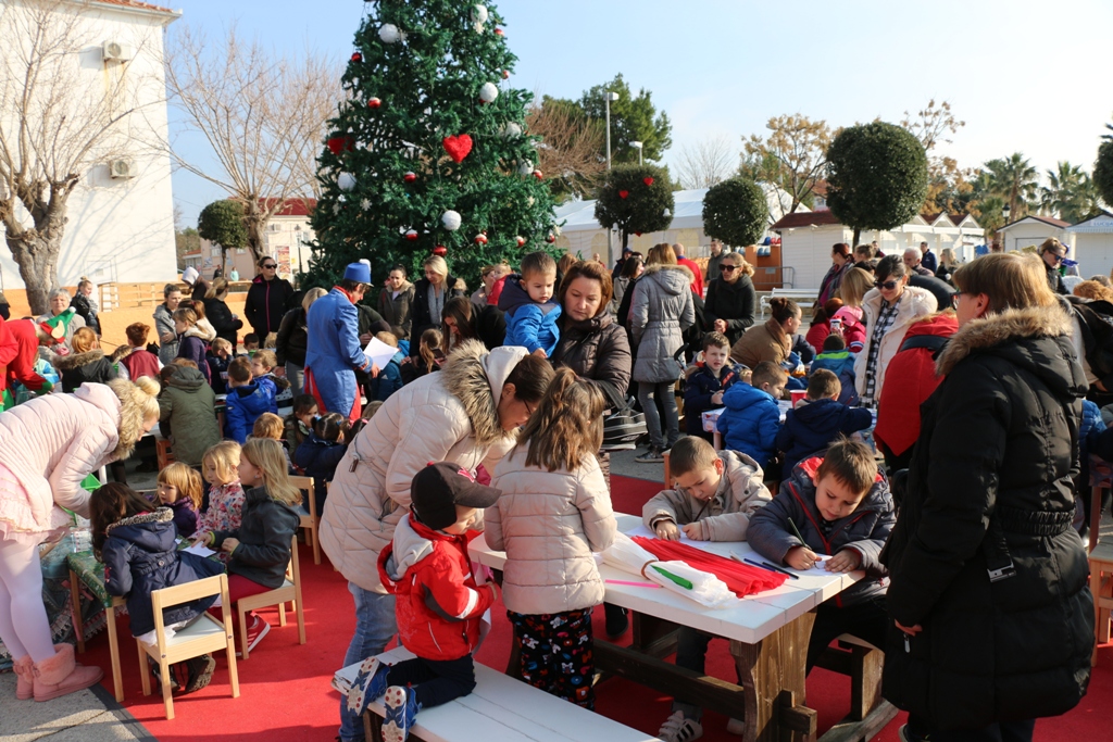 Sveti Nikola posjetio Vir i uvjerio se: nema zločeste djece Sveti Nikola posjetio Vir i uvjerio se: nema zločeste djece