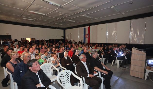 Bibinje: Predstavljena knjiga “Bitka za Vukovar” Damira Plavšića. Foto: Leo Banić