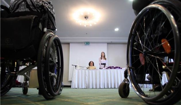 Invalidi, Foto: Hina