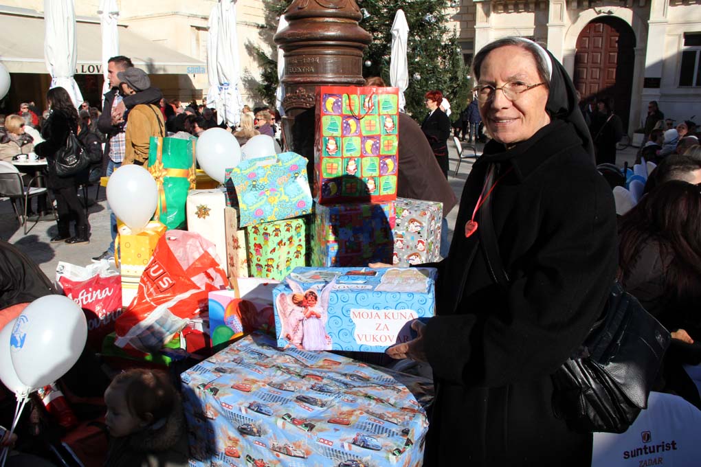 Vukovaru ZaDar na Narodnom trgu, foto: Iva Perinčić Vukovaru ZaDar na Narodnom trgu, foto: Iva Perinčić