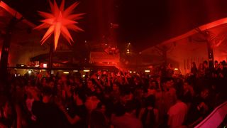 Spektar party u Aquarius klubu