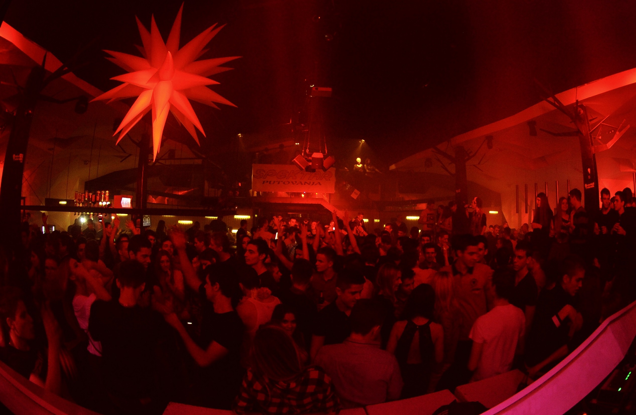 Spektar party u Aquarius klubu