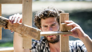 Zagreb, 280812.
Britanski umjetnicki kolektiv Giant Robots koji od danas pa do 9. rujna boravi u Zagrebu izradit ce dosad najvecu privremenu skulpturu od otpadnog drveta na javnom prostoru u Hrvatskoj koja ce na Galeriji Bacva (zgrada Hrvatskog drustva li