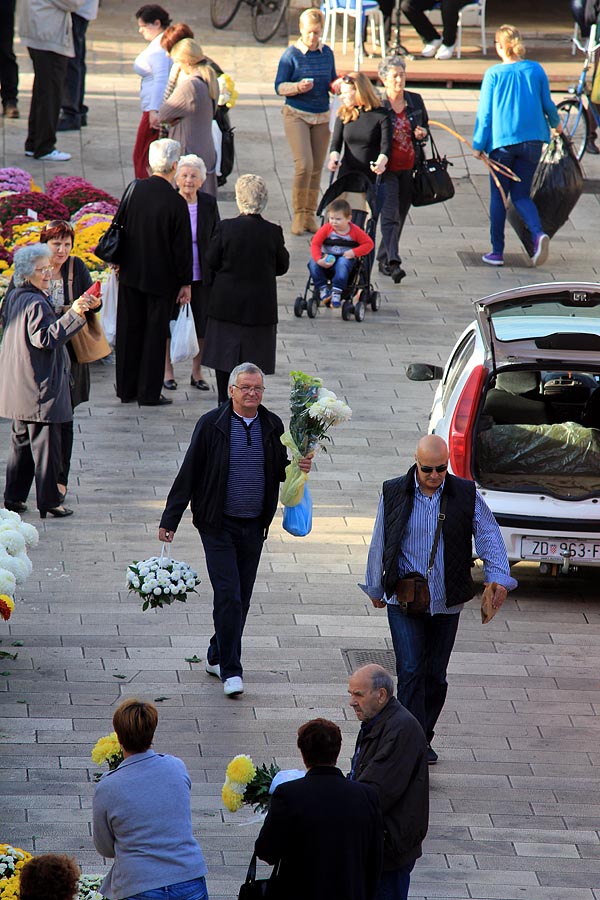 Započela prodaja cvijeća na zadarskoj tržnici, foto-I. Perinčić Započela prodaja cvijeća na zadarskoj tržnici, foto-I. Perinčić