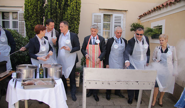 “Hrvatska volontira”: Roštiljada u Domu sv. Frane