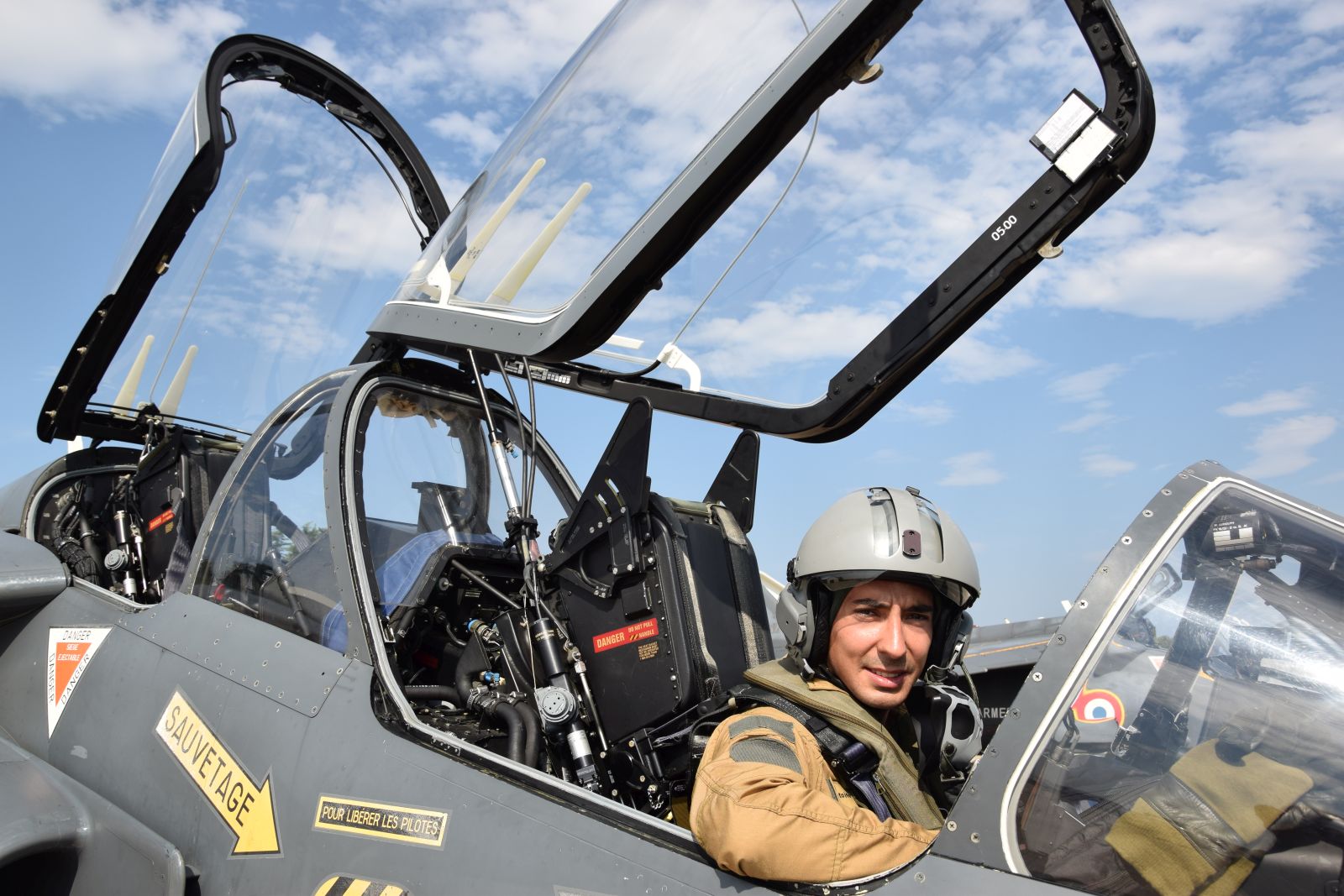 Francuski vojni avioni u vojarni “Pukovnik Mirko Vukušić”u Zemuniku Francuski vojni avioni u vojarni “Pukovnik Mirko Vukušić”u Zemuniku