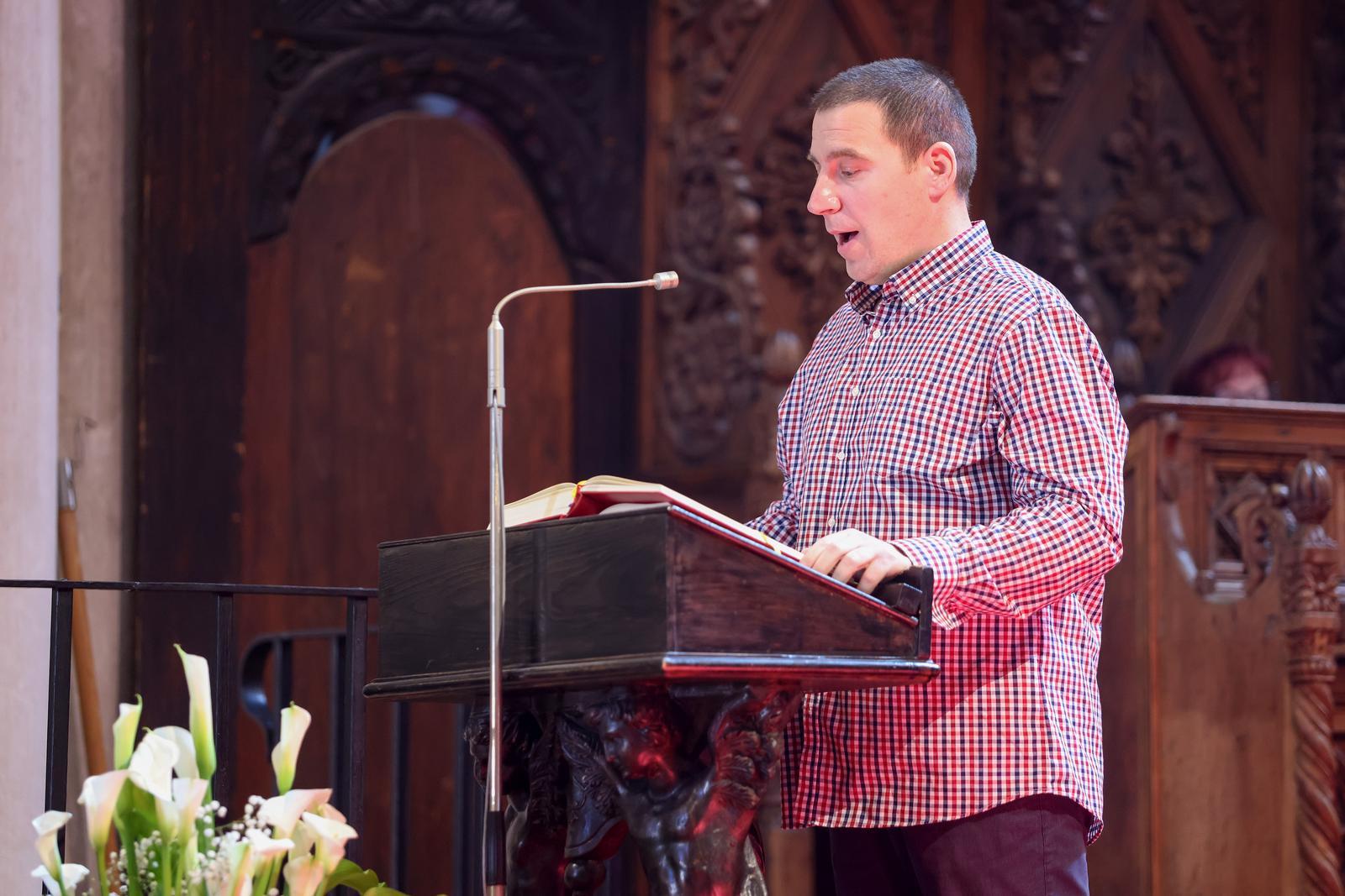 Uskršnja misa, katedrala Svete Stošije Uskršnja misa, katedrala Svete Stošije