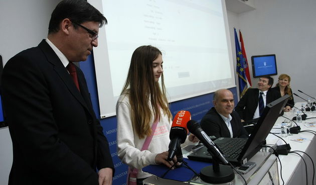 Zagreb, 150413.
Ministarstvo znanosti, obrazovanja i sporta, Donje Svetice 38.
Ministar znanosti, obrazovanja i sporta Zeljko Jovanovic na konferenciji za novinare u Ministarstvu pusta u rad mreznu stranicu www.upisi.hr, sto  oznacava sluzbeni pocetak e-u
